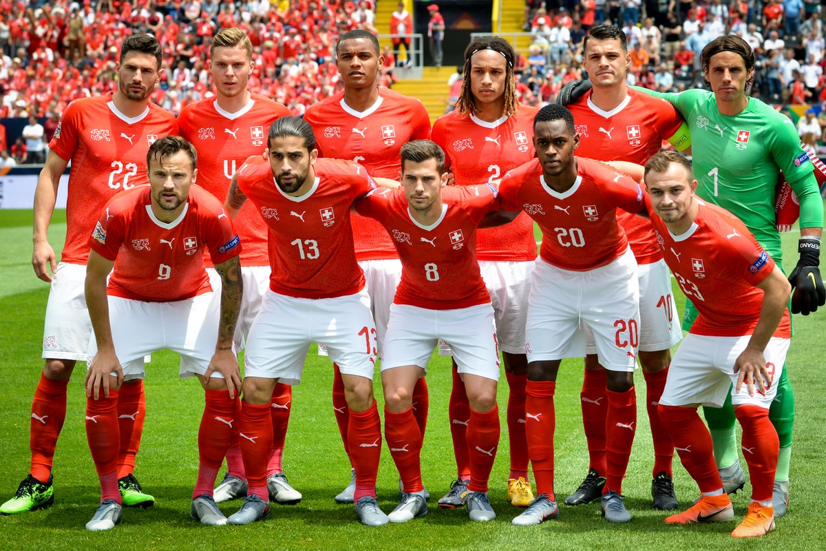 Yann Sommer mit team