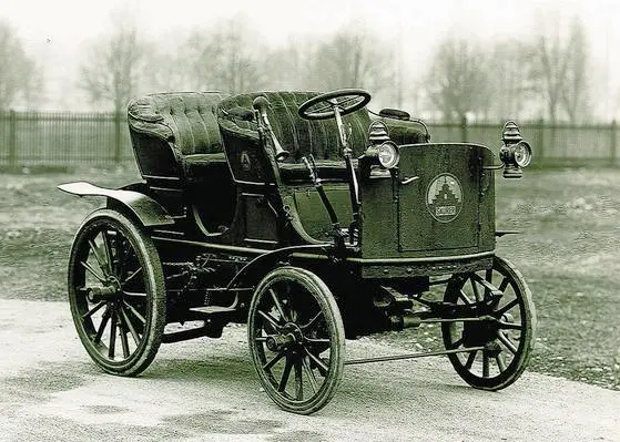 auto von  saurer